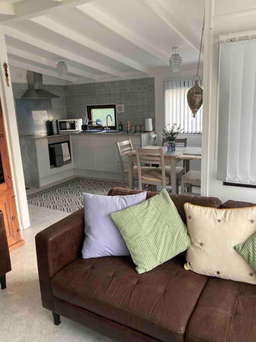 Cwtch Cymru Lodge 7F Caer Beris Holiday Lodge Park Білт-Веллс Екстер'єр фото